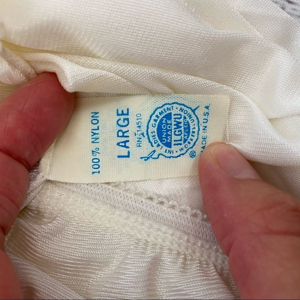 International Ladies garment workers union slip Lg - Picture 2 of 4